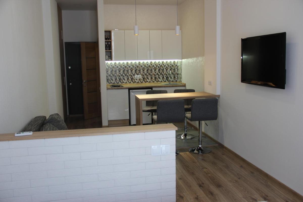 Arcadia City View Apartments - Housity