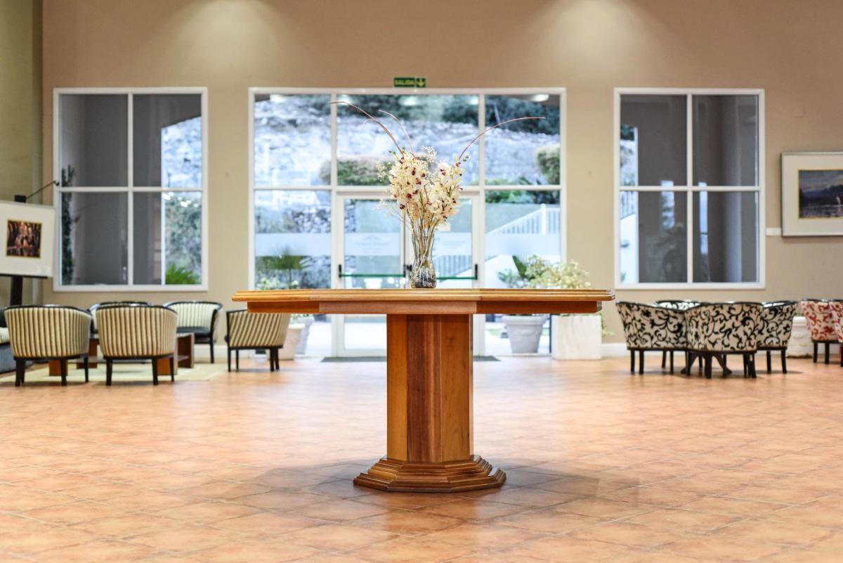 Howard Johnson Rio Ceballos Hotel y Casino - Housity