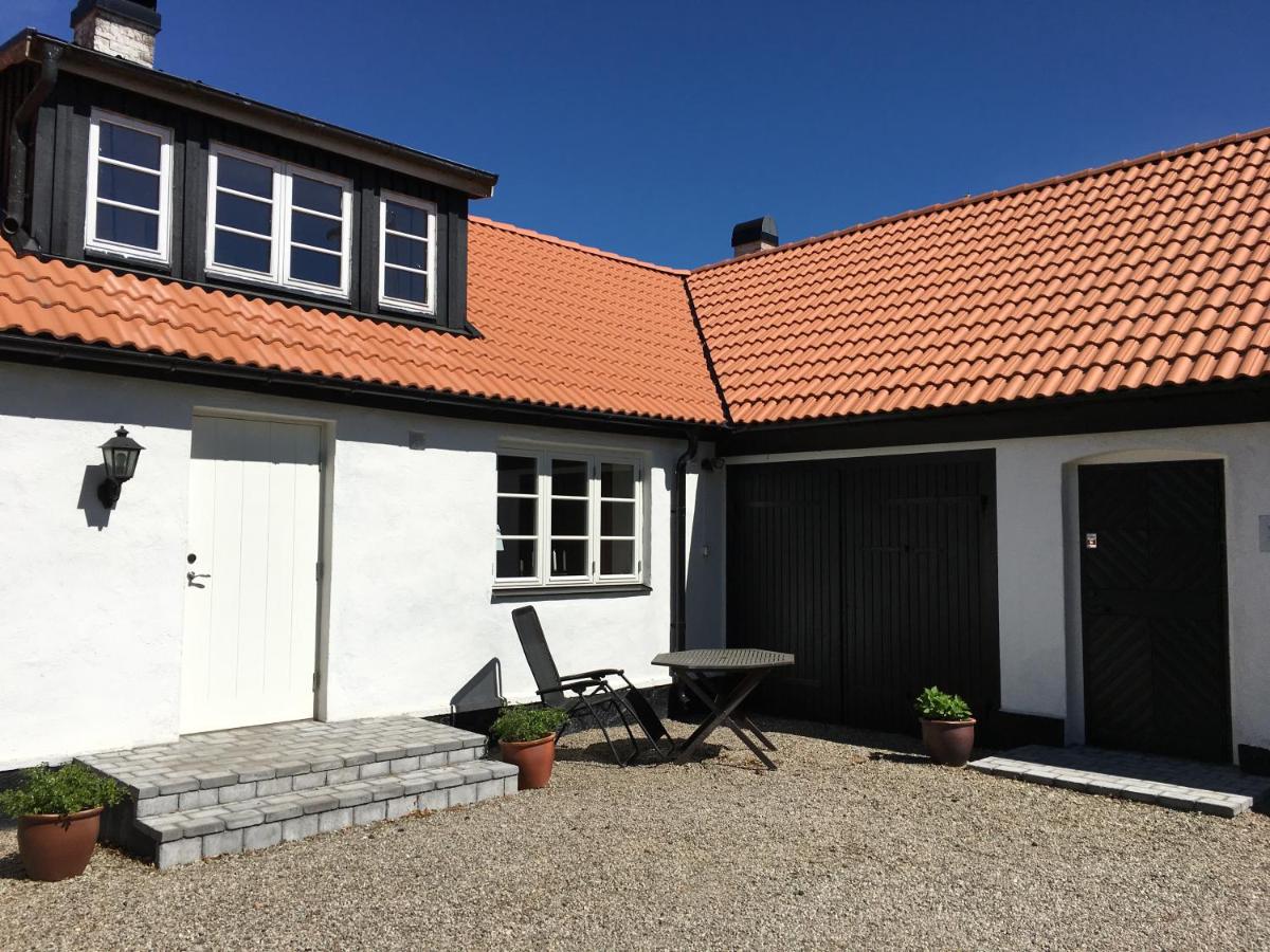 Glemminge Bed and Breakfast - Housity