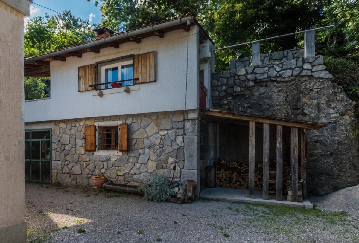 Idyllic Holiday House For Two - Housity