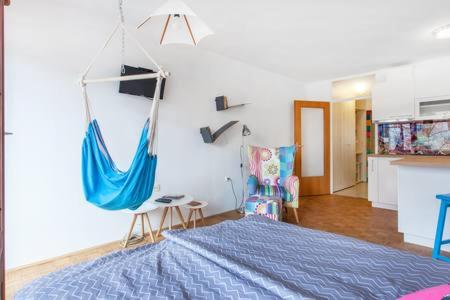 Apartment Living Colors - Hizvo