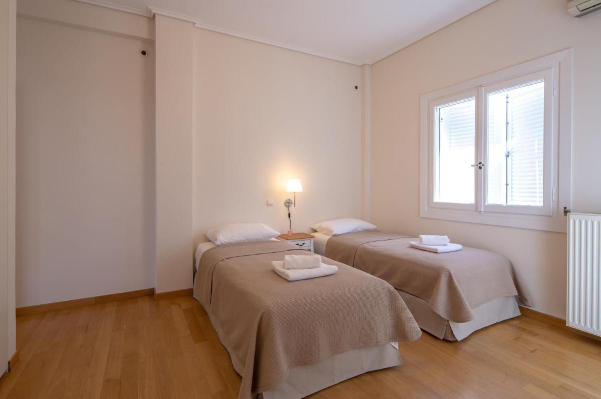 Suitetrails - Rhea - Glyfada Sea View apartment
