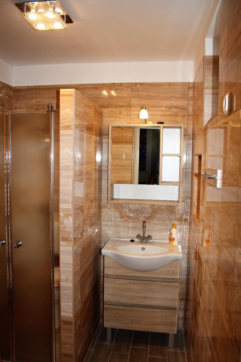 Főnix Apartmanház - Housity