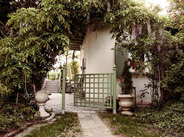 Ambiente Wohnen im Garten - Housity