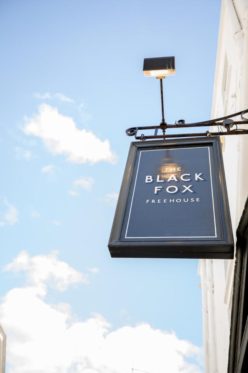 The Black Fox - Housity