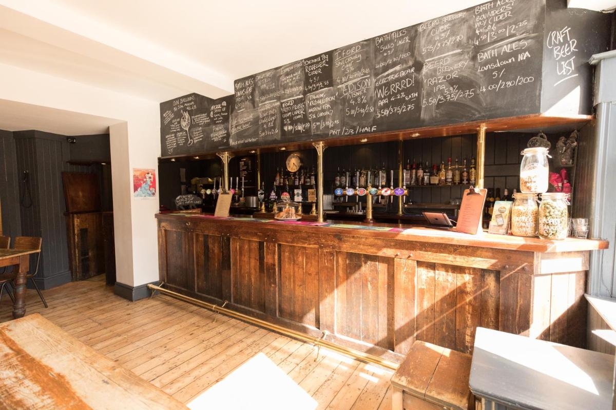 The Black Fox - Housity