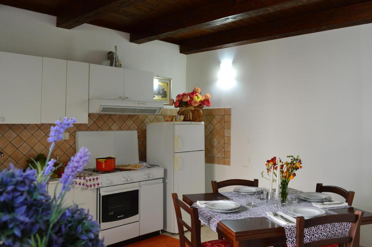 IDEALE PER 4-6 PERSONE - CASAMASSELLA OTRANTO - Housity