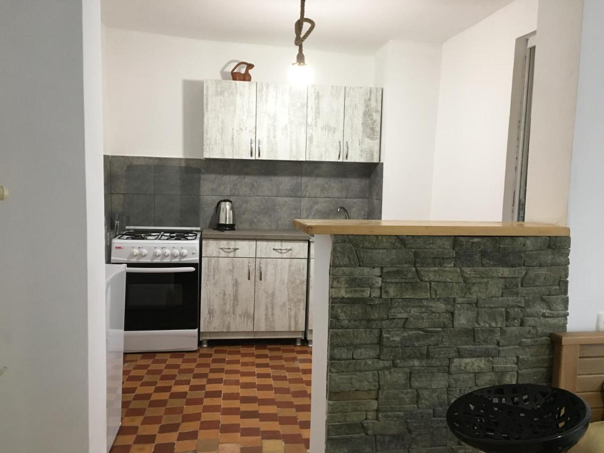 Vera Apartment - Housity