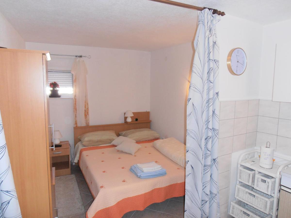 Studio apartment Lucija - Housity
