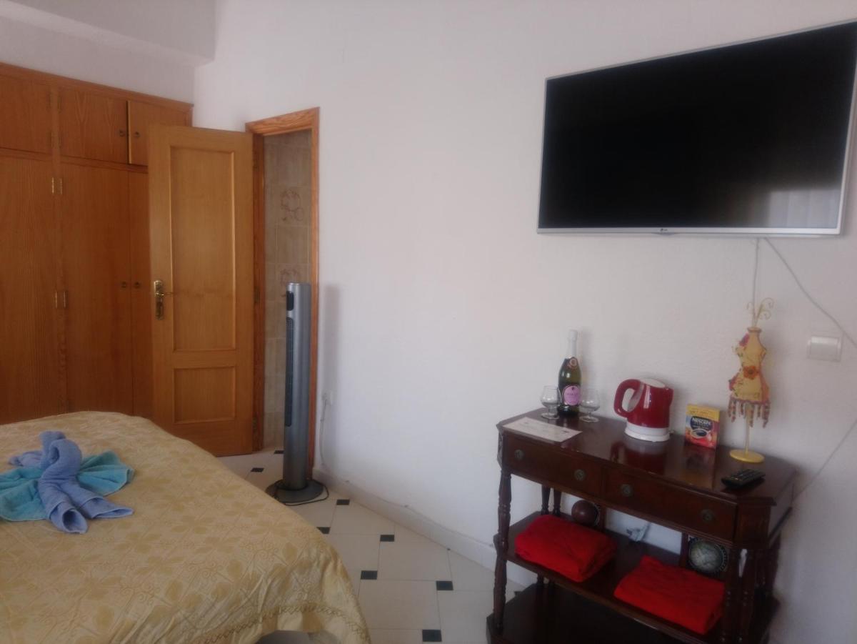 Bed & Breakfast on the Beach - Housity