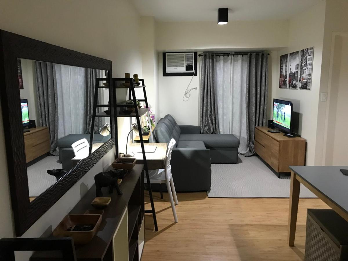 Cozy 922 at Tower One - Housity