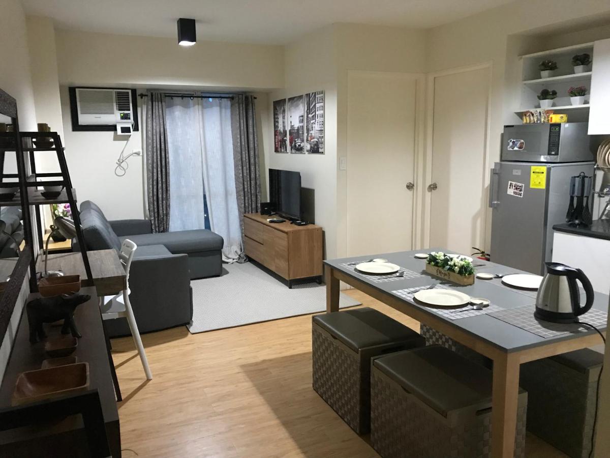 Cozy 922 at Tower One - Housity