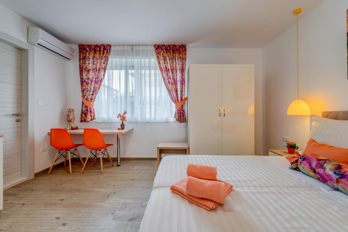 Coloured rooms - Housity
