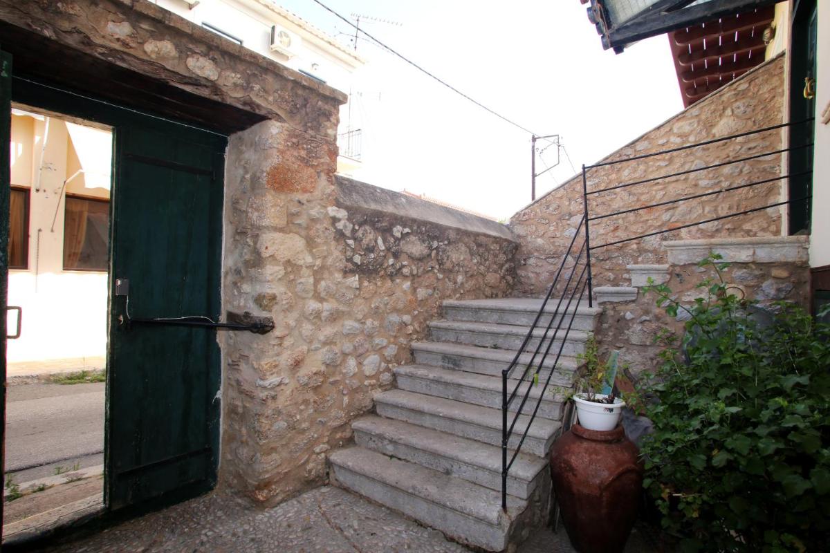 Traditional House - Housity