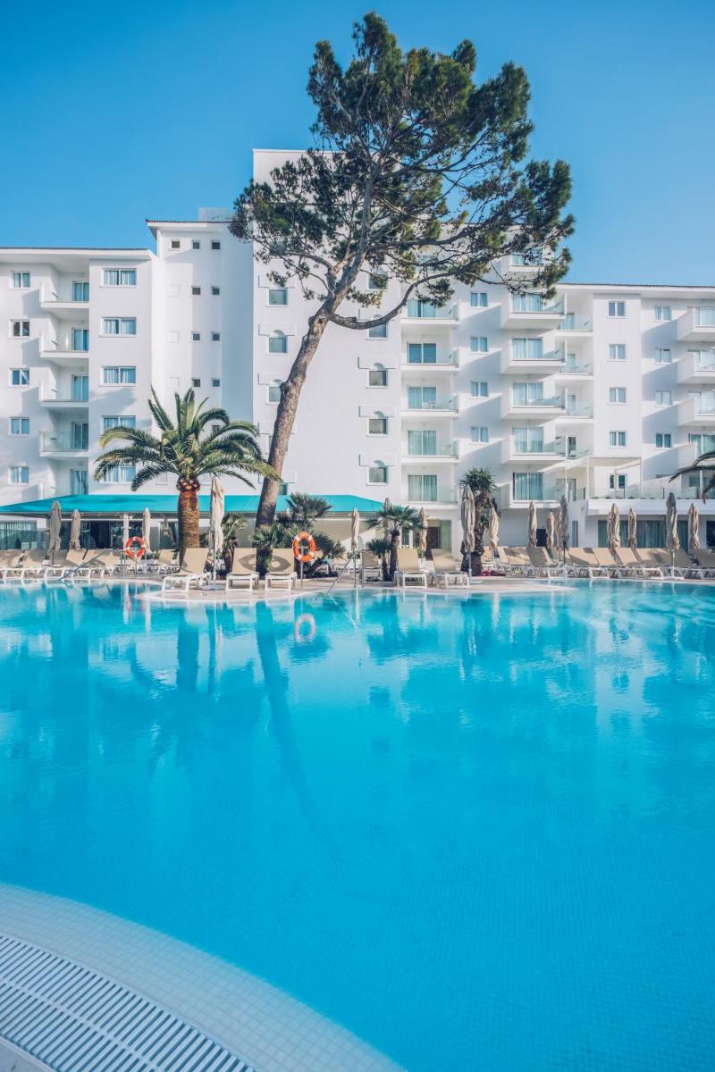 Piscina en o cerca de Iberostar Waves Alcudia Park