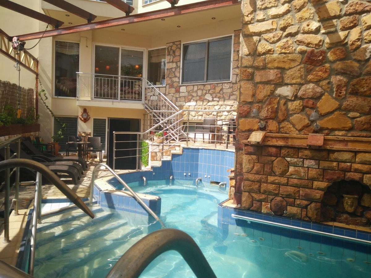 9 Queens Spa Hotel - Housity