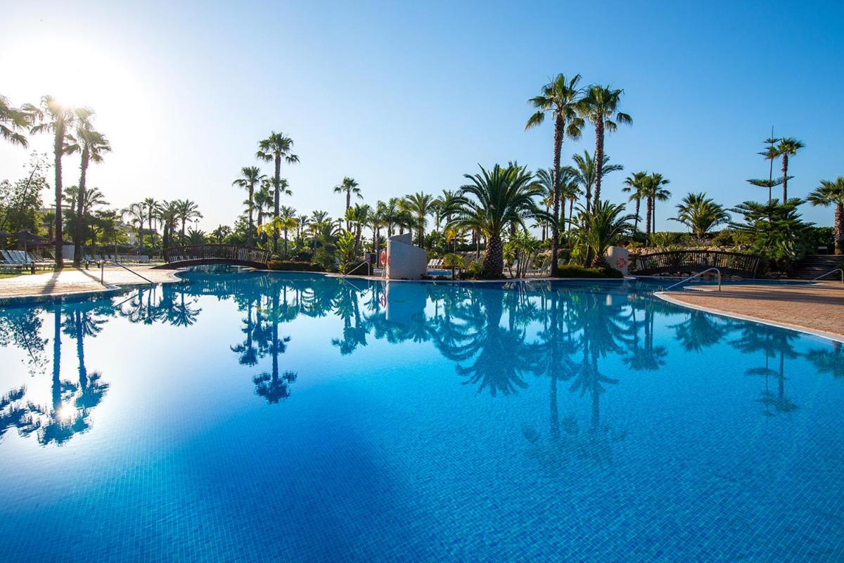 Piscina en o cerca de Puerto Antilla Grand Hotel