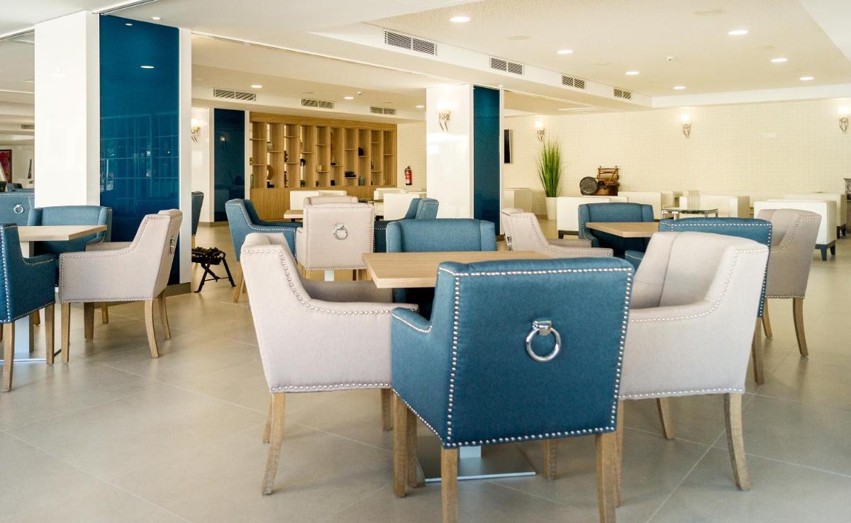 Zona de estar de Tomir Portals Suites - Adults Only