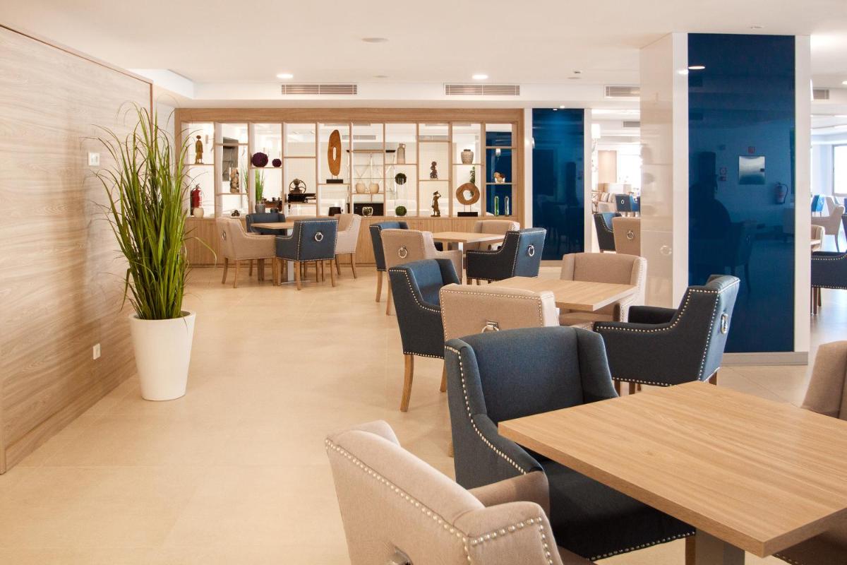 Zona de estar de Tomir Portals Suites - Adults Only