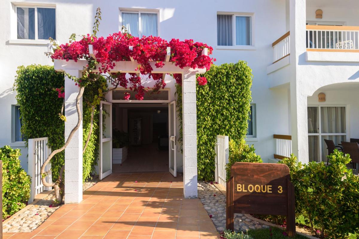 Fachada o entrada de Alcudia Garden Aparthotel