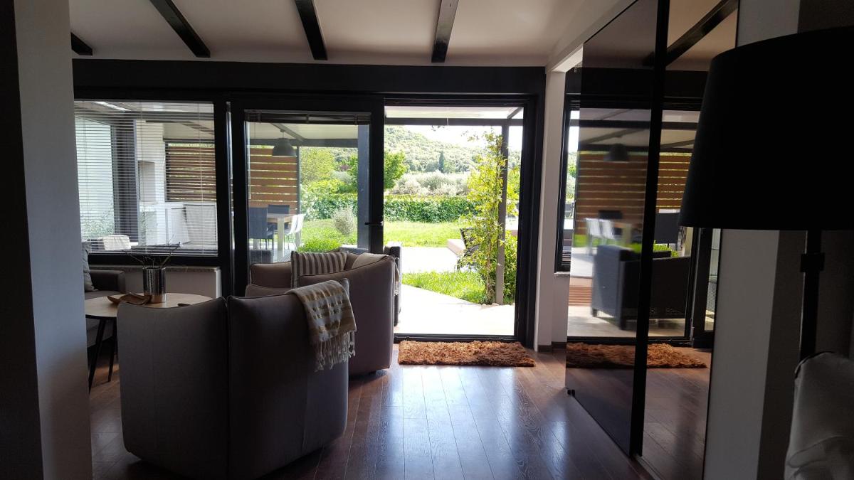 Villa Sessa - Housity