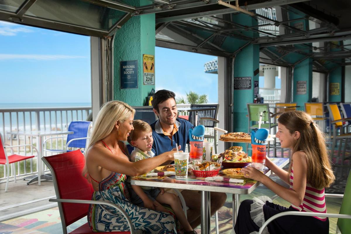 Crown Reef Beach Resort and Waterpark - Housity