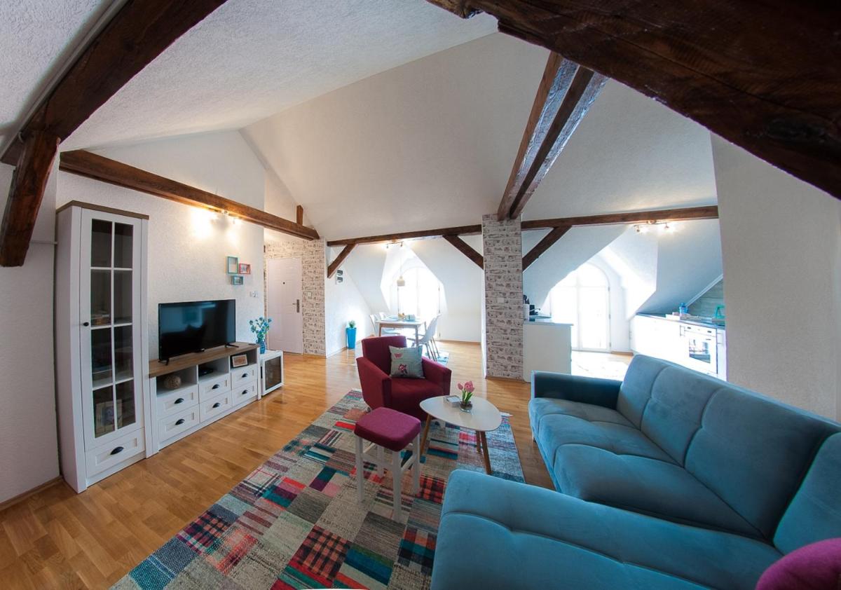 Penthouse Apartment - Housity