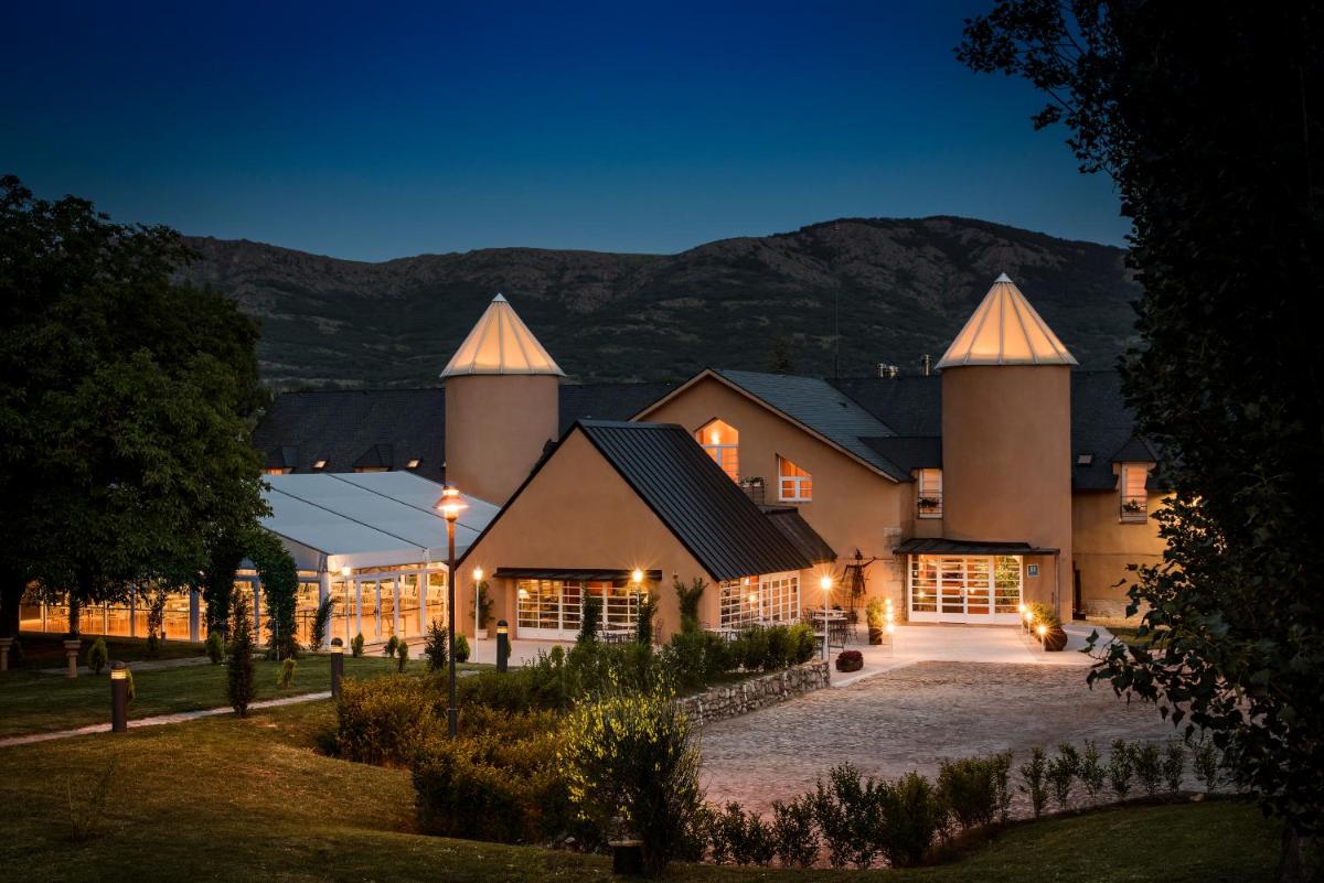 Hotel La Posada De Alameda - Housity