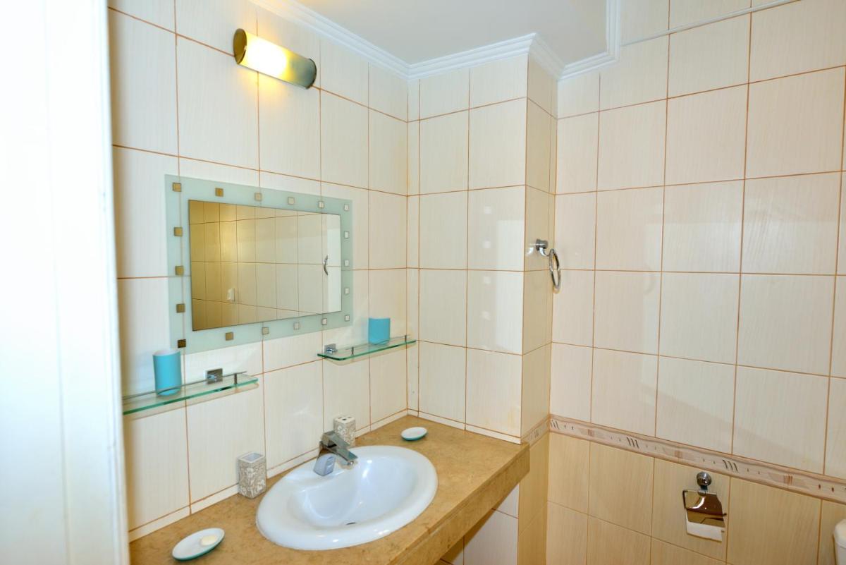 Suitetrails - 50 meters to the beach 3 bedroom appartment
