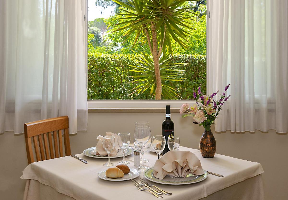 Hotel Mediterraneo - Housity