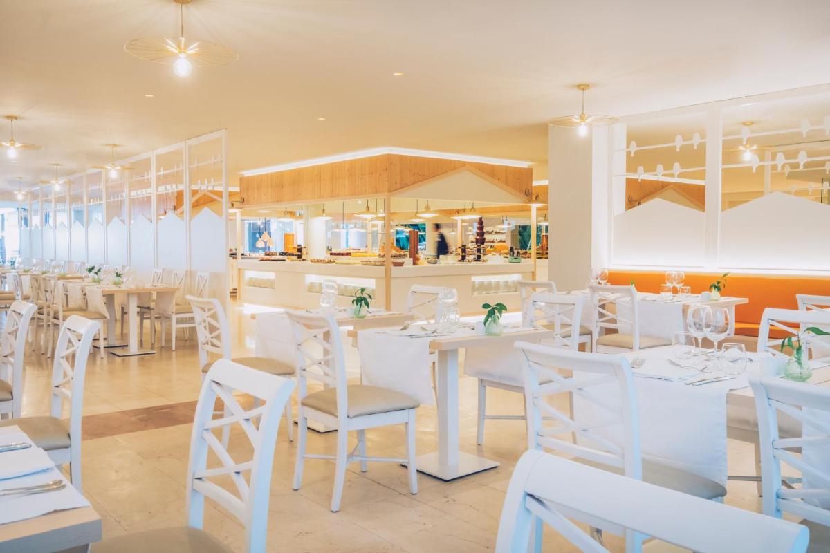 Un restaurante o sitio para comer en Iberostar Selection Fuerteventura Palace