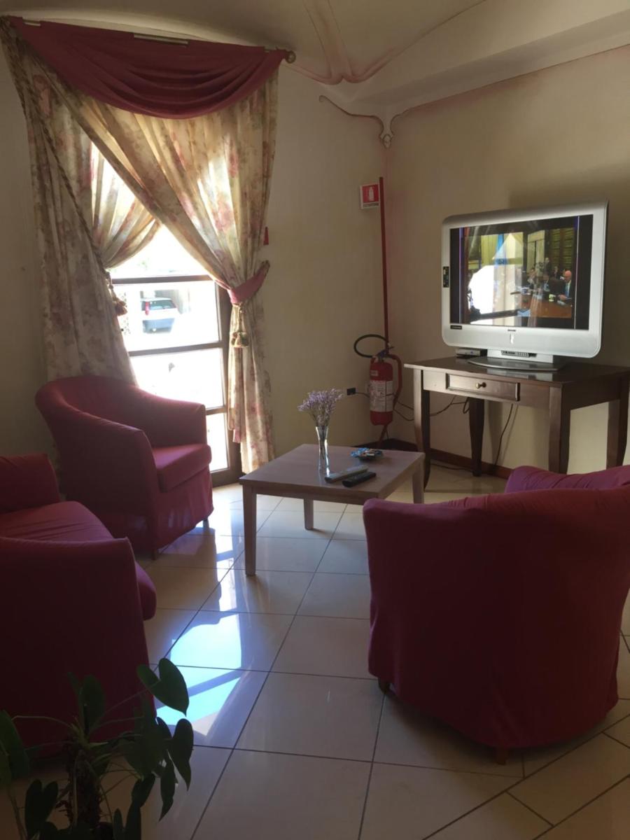 Hotel Terra Di Gallura - Housity