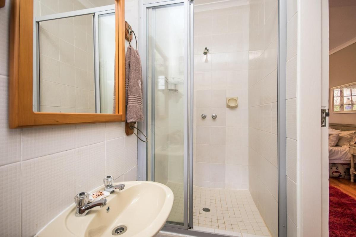 Warrens Guest House - Hizvo