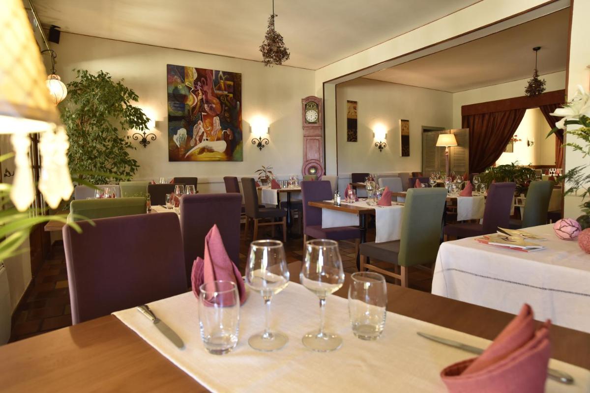 Logis Hôtel le Relais - Housity