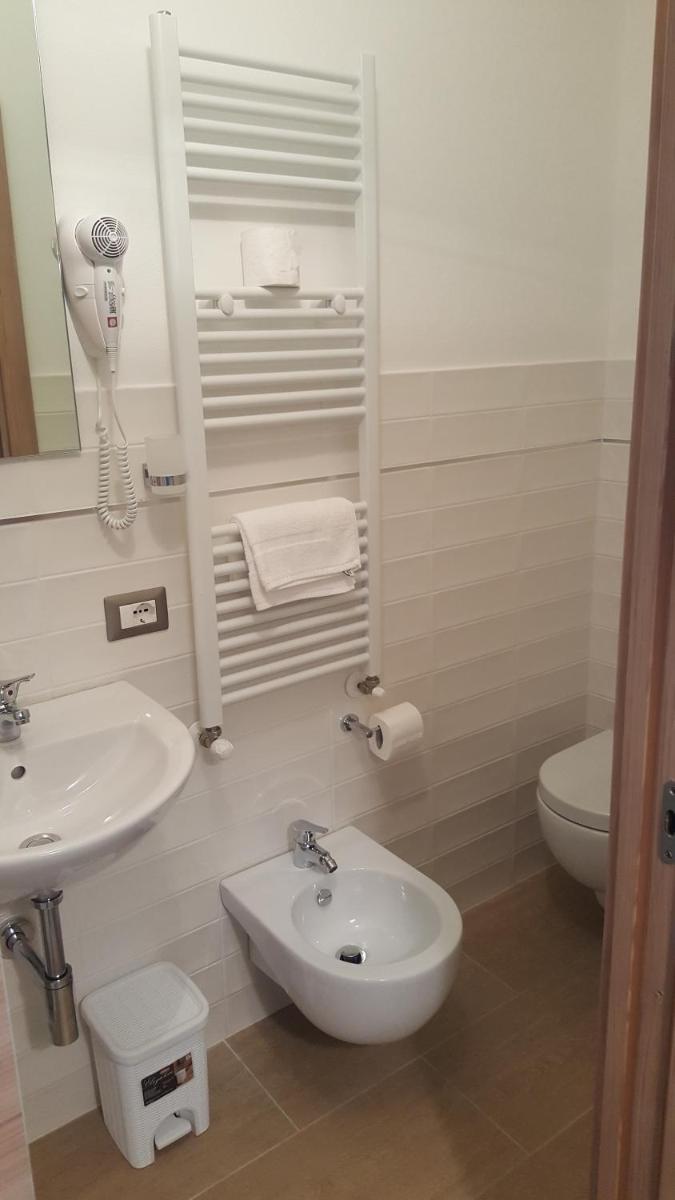 Le terme a due passi - Housity