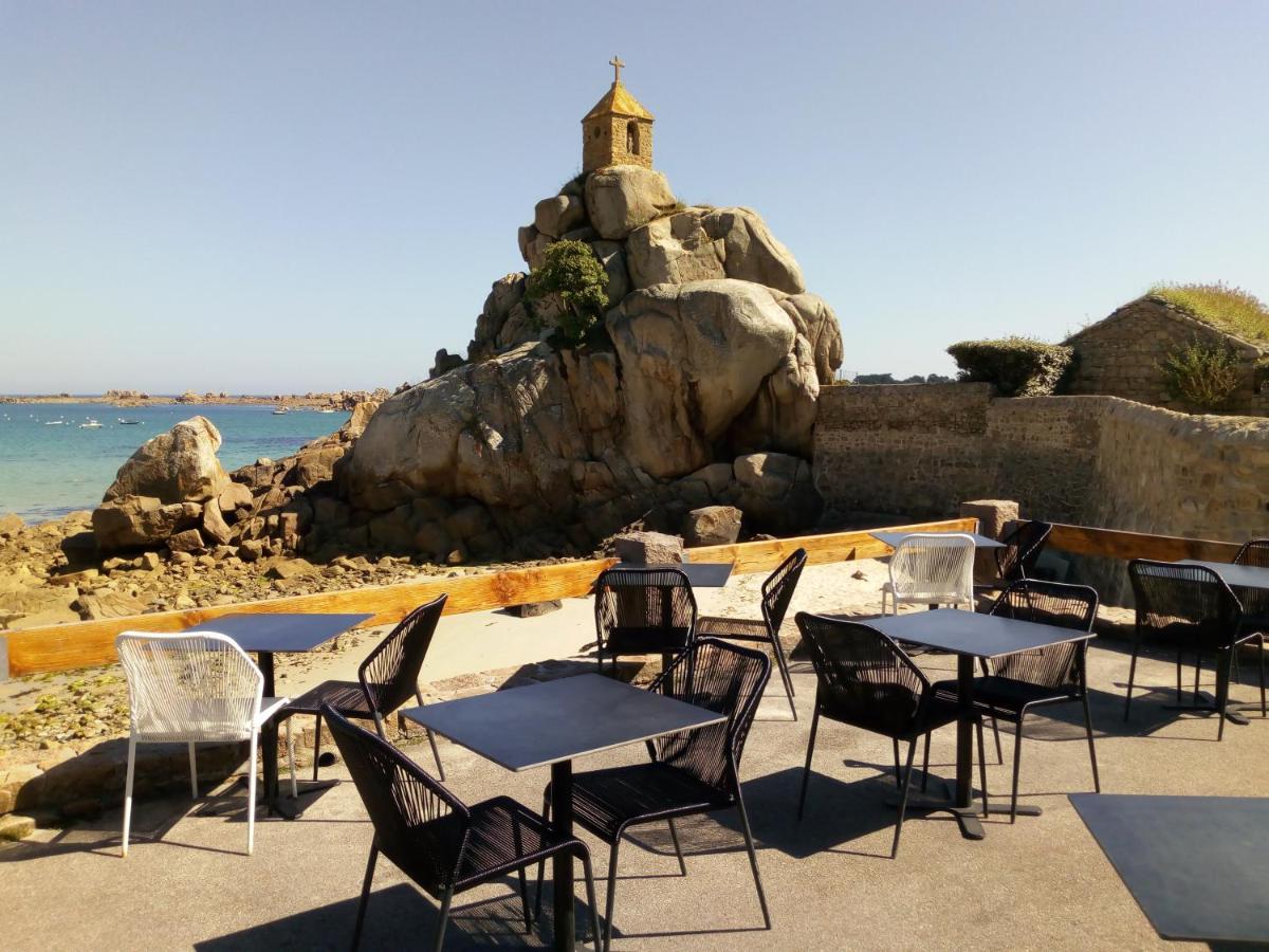 Grand Hotel De Port Blanc - Housity