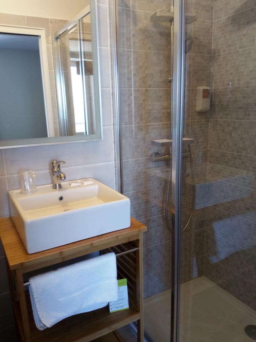 Grand Hotel De Port Blanc - Housity