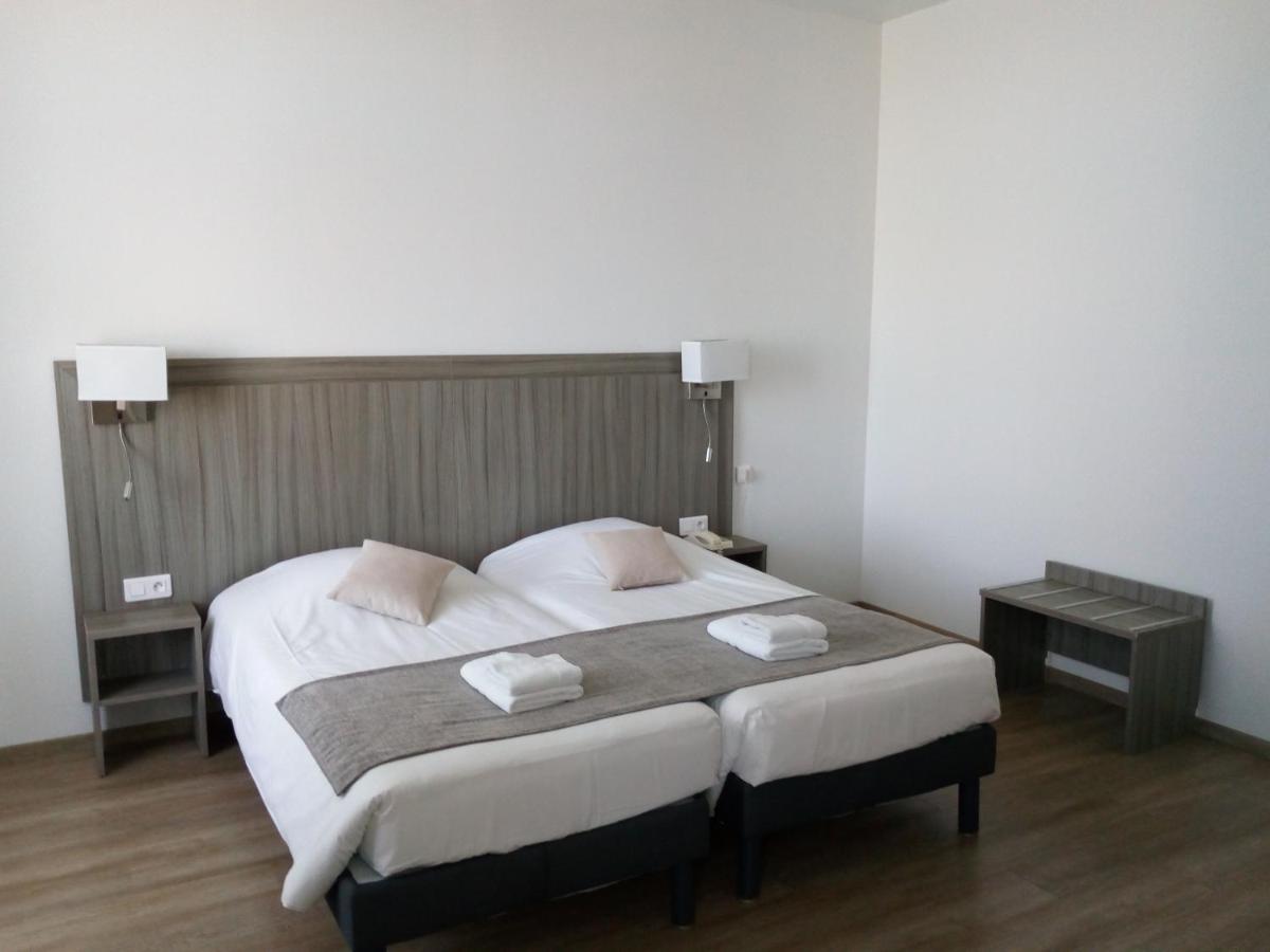 Grand Hotel De Port Blanc - Housity