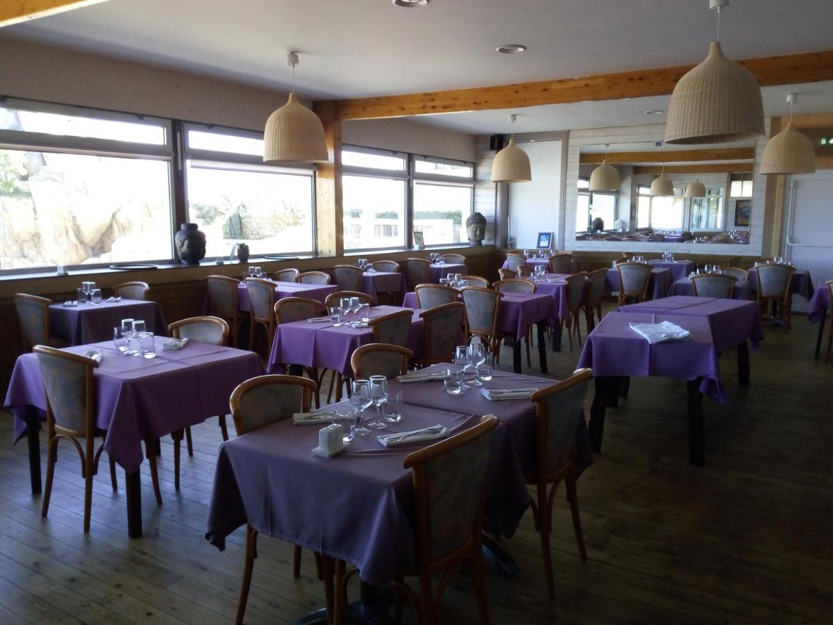 Grand Hotel De Port Blanc - Housity