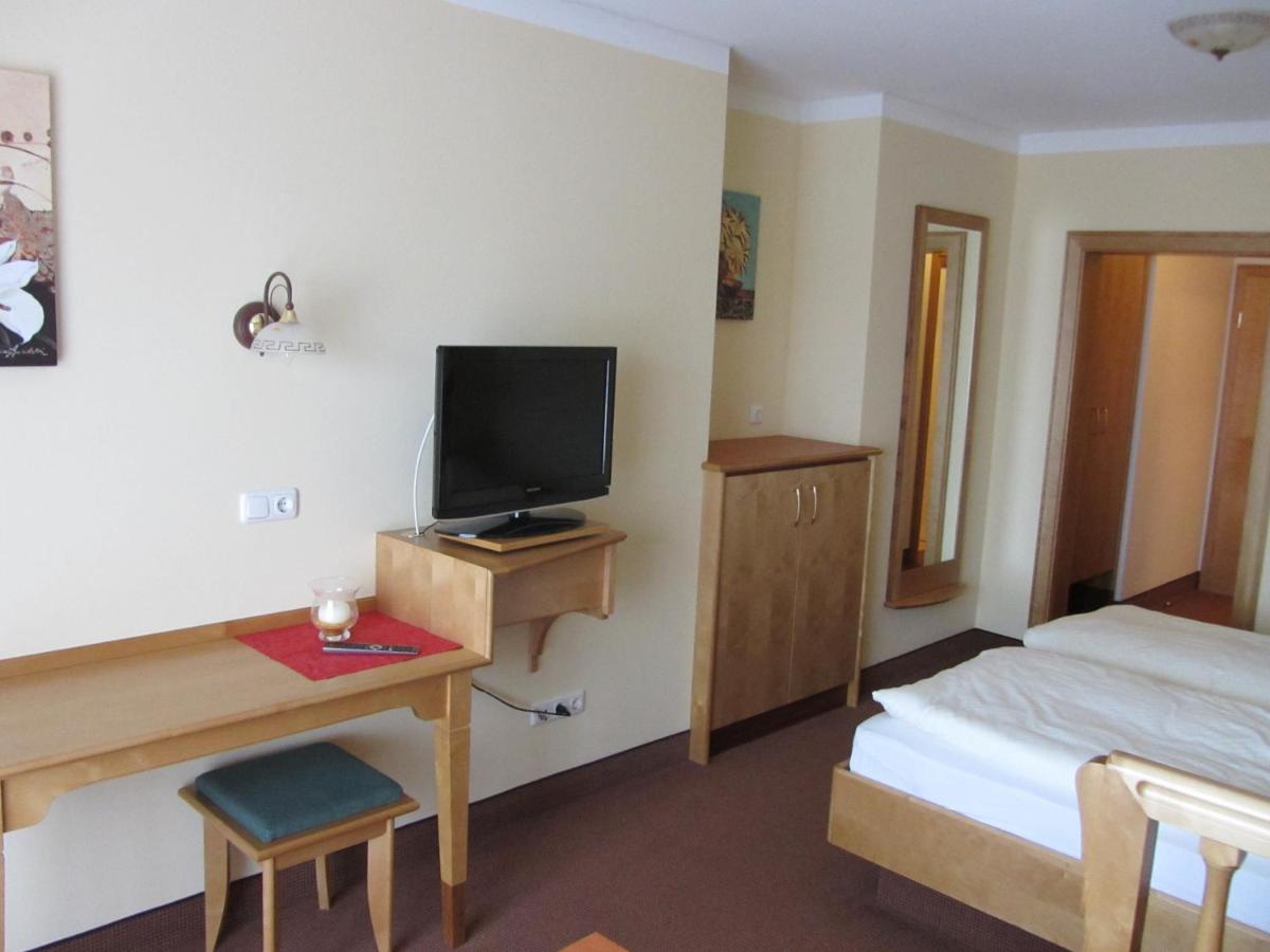 Pension Zur Alten Schmiede - Housity