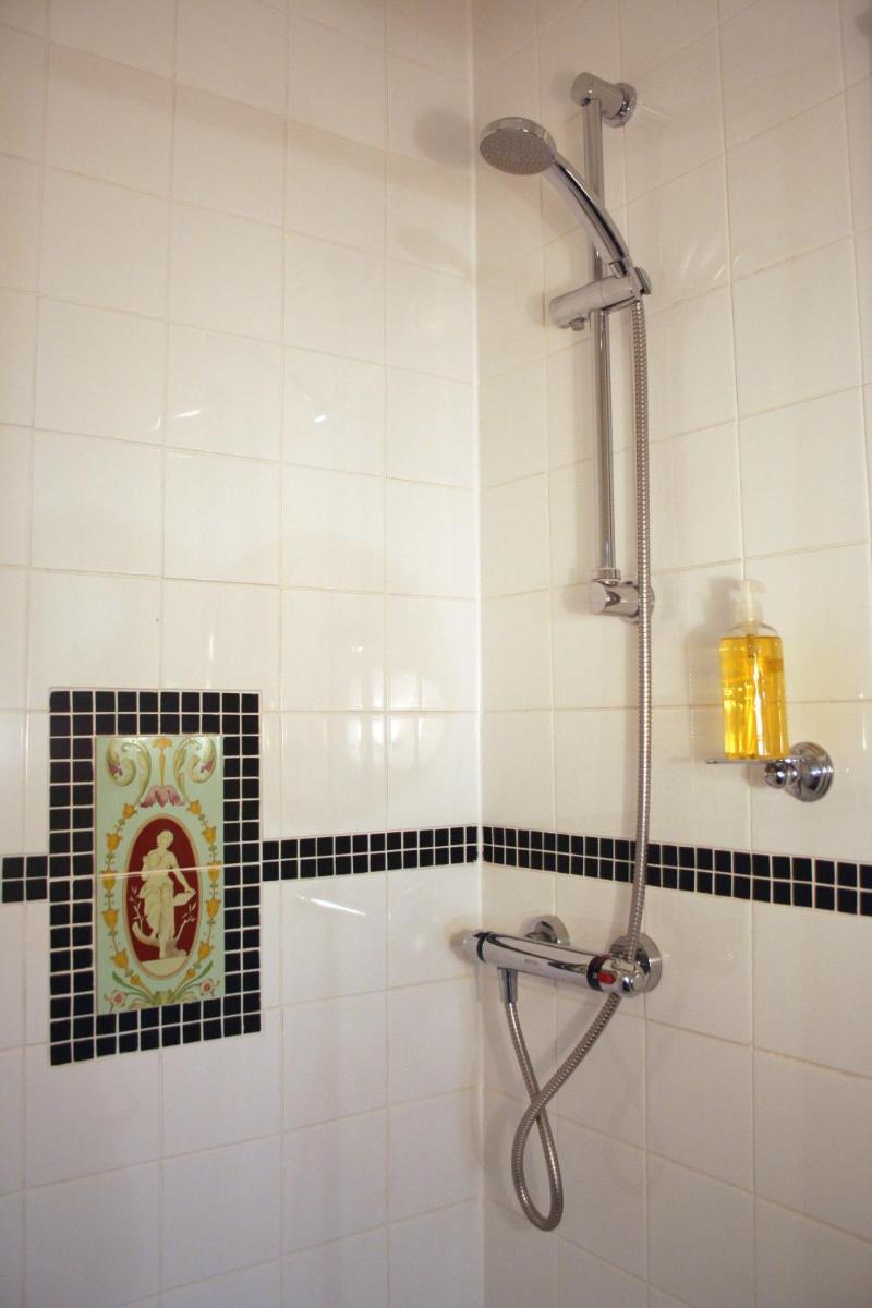 The Telstar - Housity