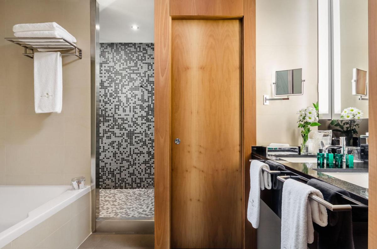 Un baño de Gran Hotel La Perla