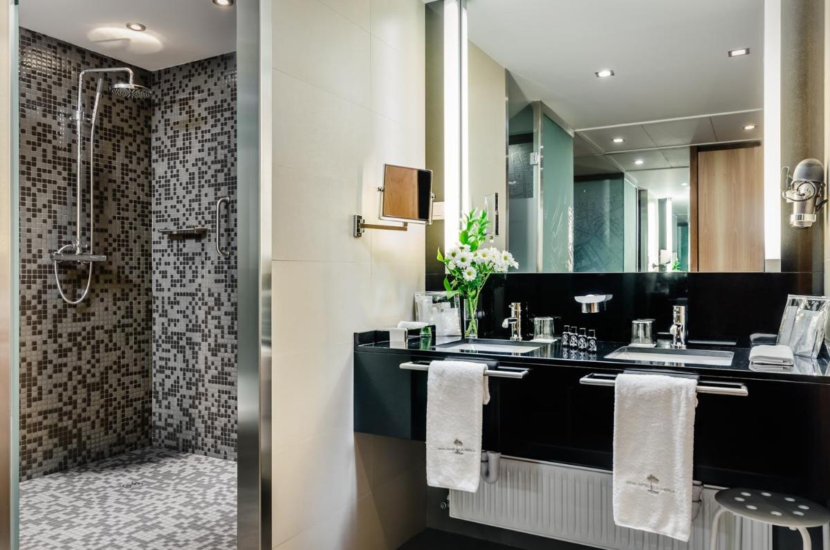 Un baño de Gran Hotel La Perla