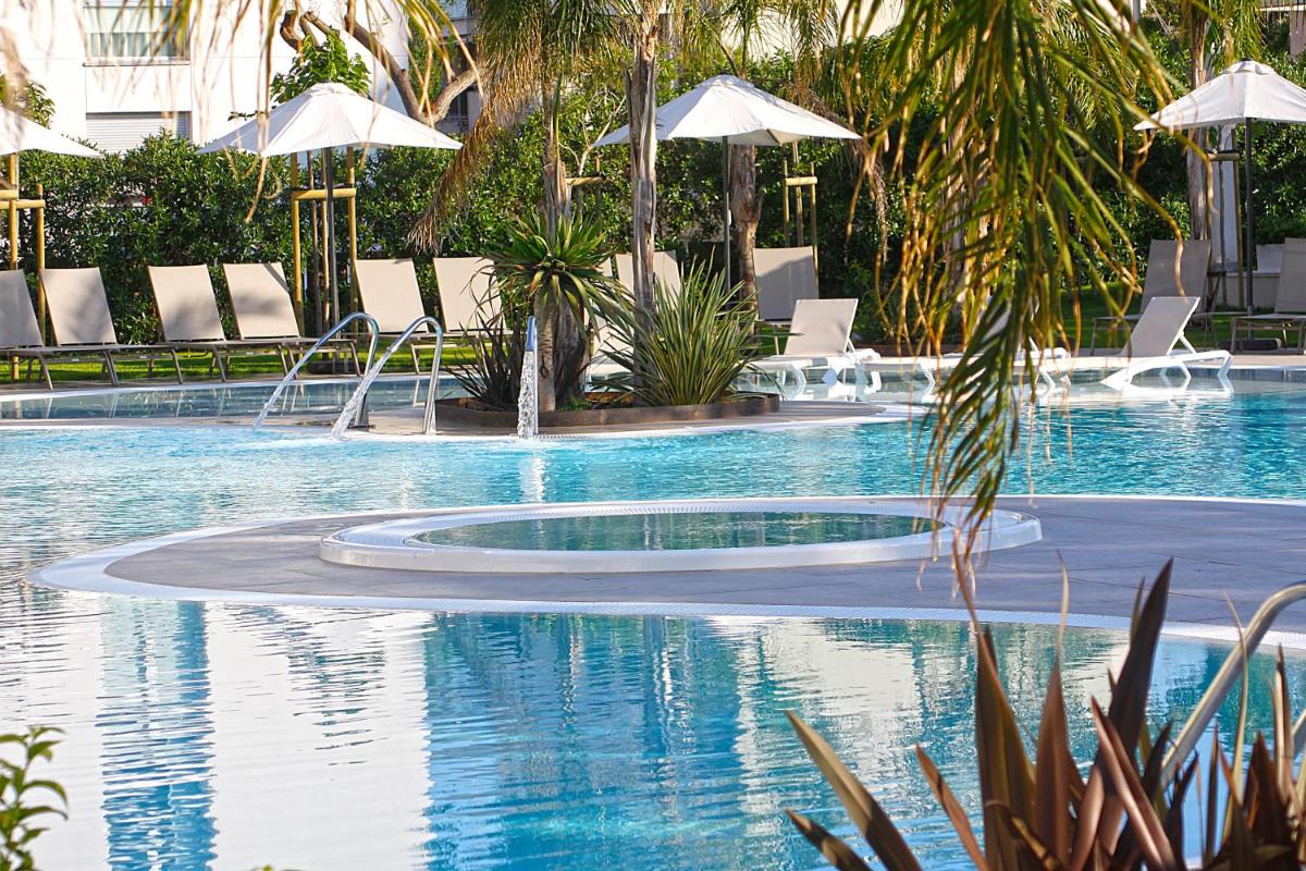 Piscina en o cerca de BG Caballero