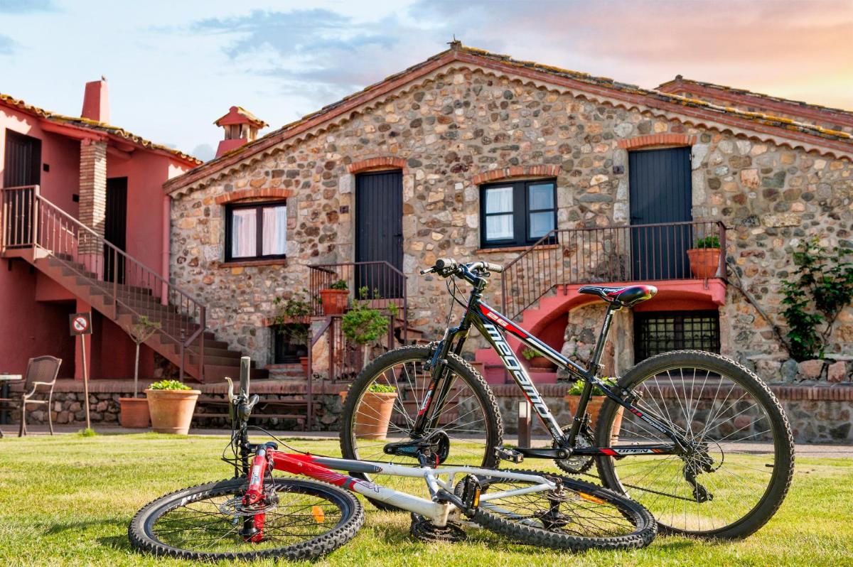 Montar en bicicleta en Mas Tapiolas o alrededores