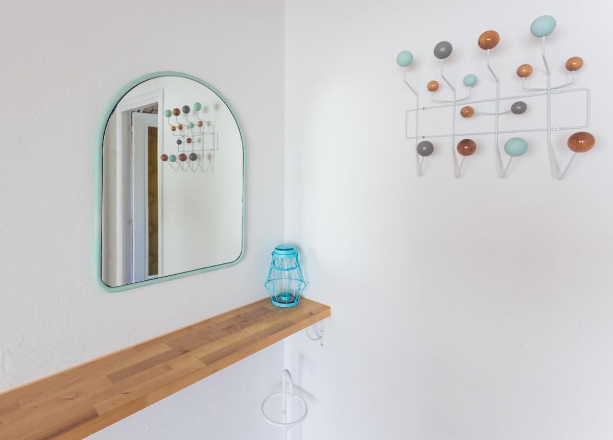 Turquoise Apartment - Housity