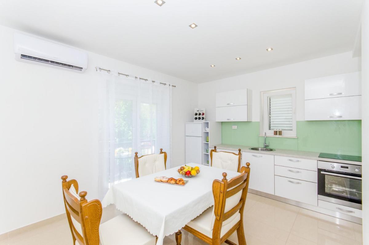 Beach & park Apartment - Hizvo