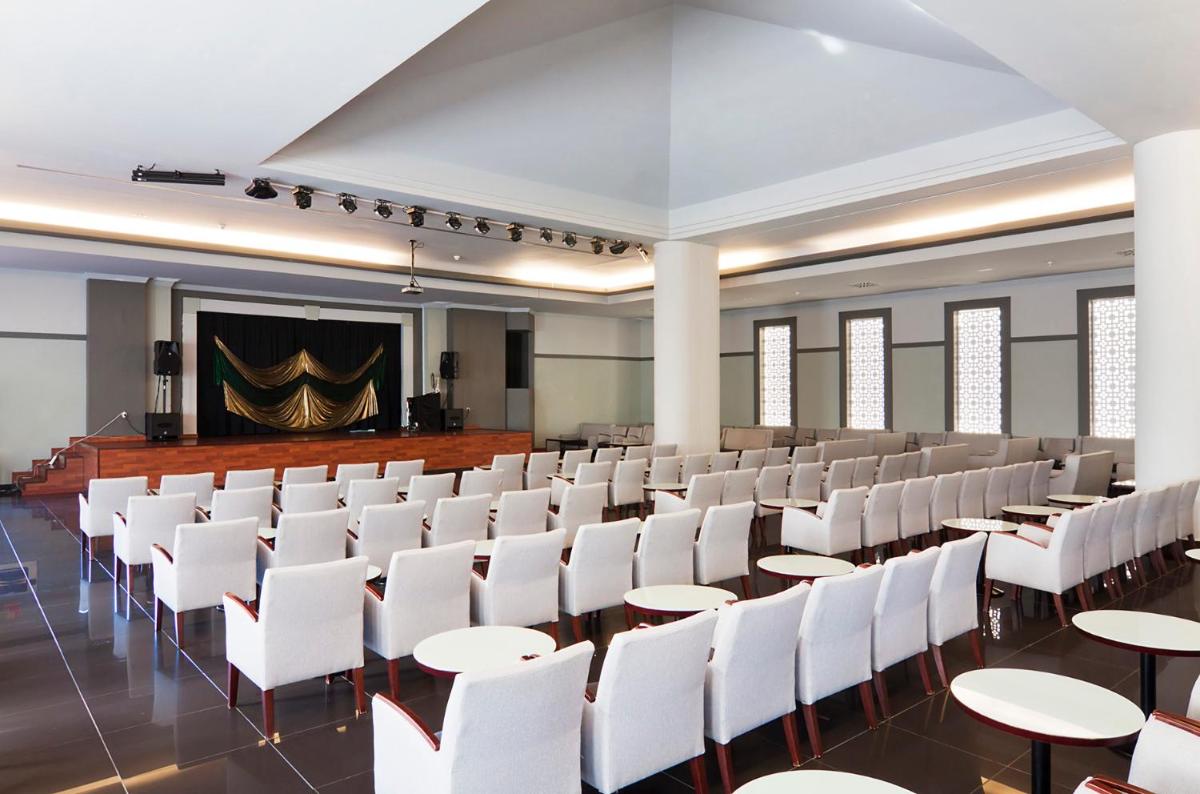 Zona business o sala de conferencias en Playacanela