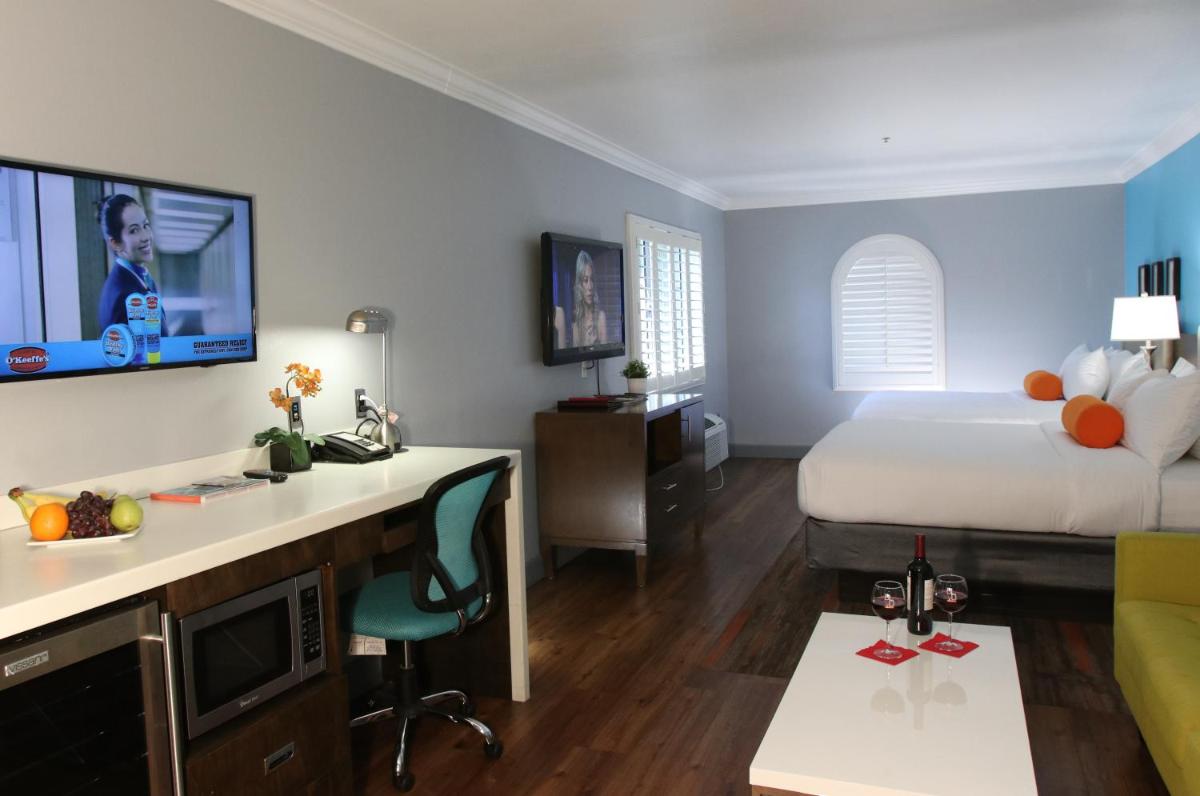 BLVD  & Suites - Walking Distance to Hollywood Walk of Fame - Housity