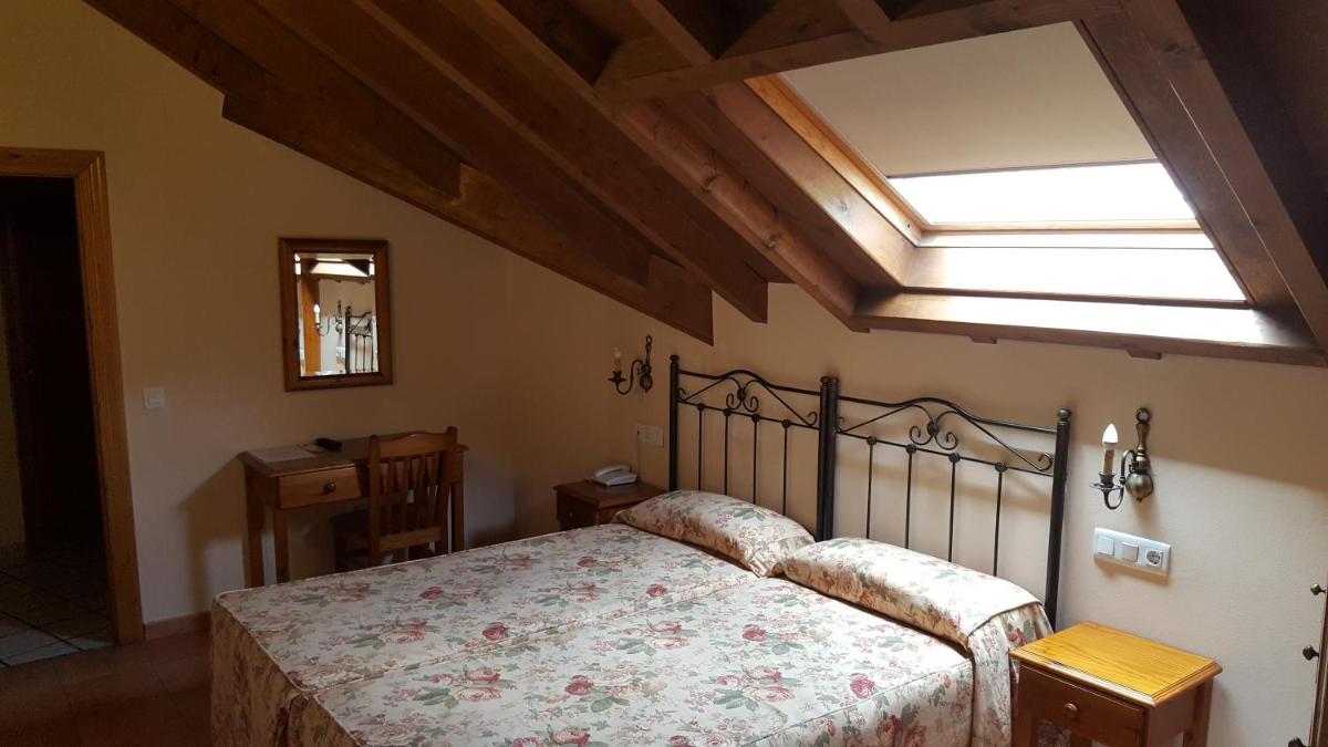 Hotel Naranjo De Bulnes - Housity